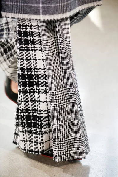 Look 11